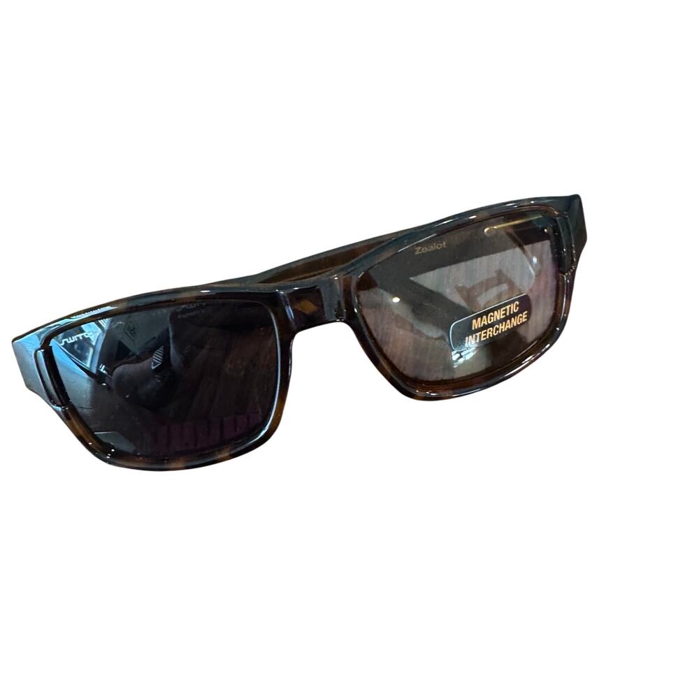 NWOT Switch Sunglasses Zealot in turtoise